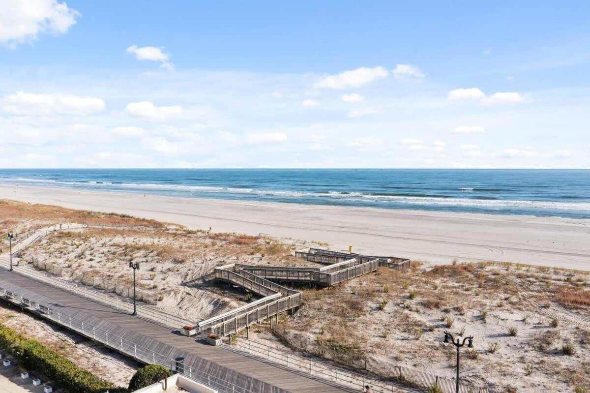 Apartment Steps From The Spacious Modern 4br 2ba